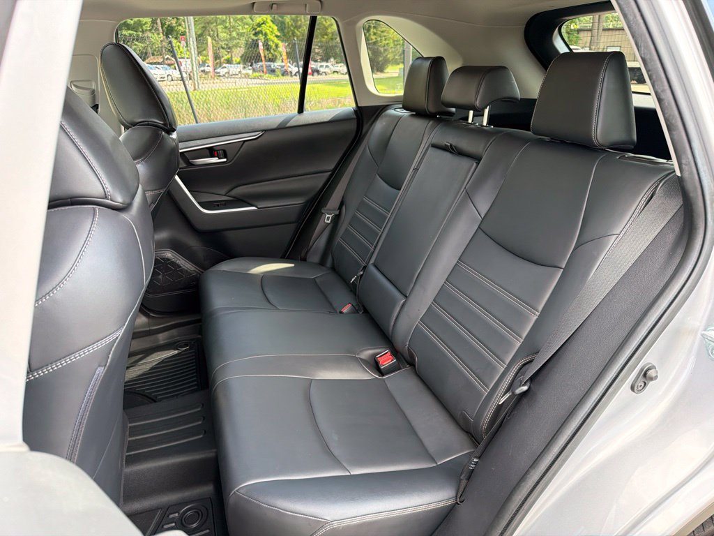 Used 2020 Toyota RAV4 XLE Premium FWD image 16
