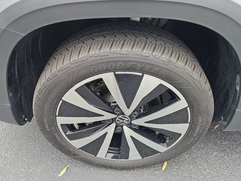 Used 2024 Volkswagen Taos SE image 10