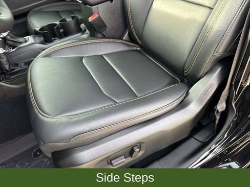 Used 2025 Jeep Wrangler Sahara image 20