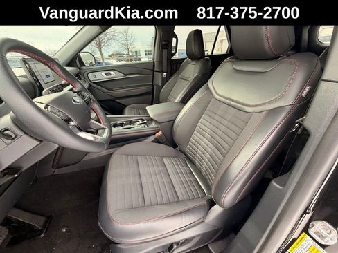 Used 2025 Ford Explorer ST-Line image 12