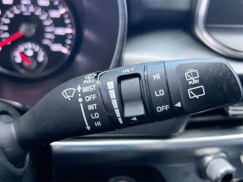 Used 2022 Kia Telluride LX image 25