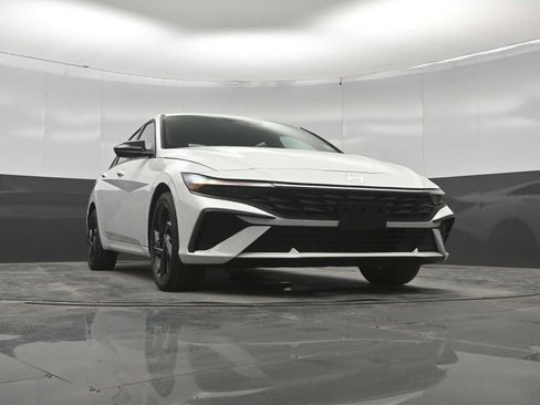 New 2026 Hyundai Elantra SEL Sport FWD image 37