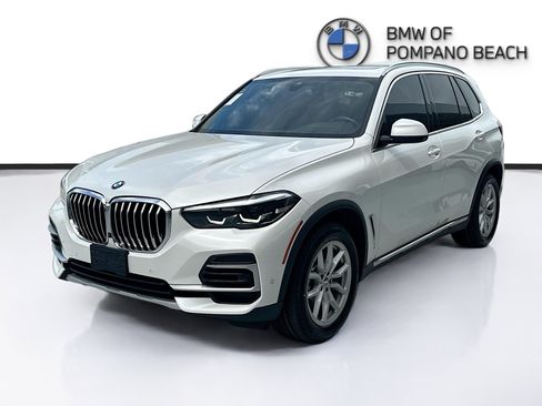 Certified 2023 BMW X5 xDrive40i w/ Parking Assistance Package AWD/4WD image 3