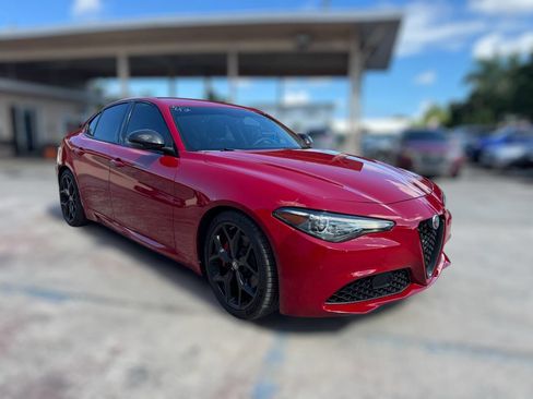 Used 2019 Alfa Romeo Giulia w/ Nero Edizione image 14