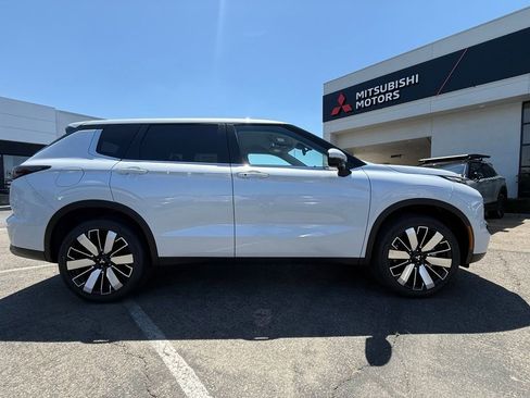 New 2026 Mitsubishi Outlander SE AWD/4WD image 11