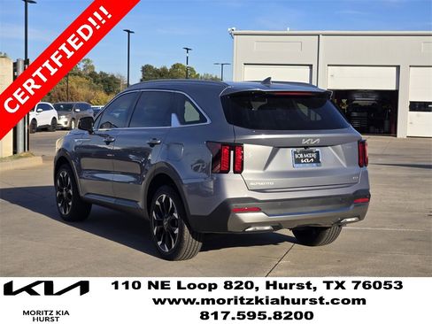 Certified 2025 Kia Sorento EX w/ Panoramic Sunroof Package image 3