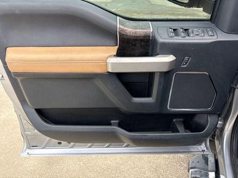 Certified 2022 Ford F250 Lariat w/ Chrome Package image 16