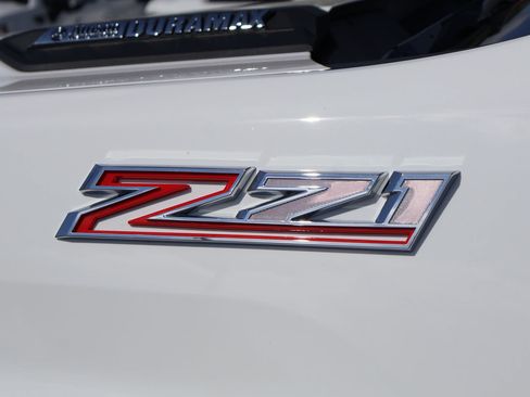 Used 2024 Chevrolet Silverado 2500 LT w/ Texas Edition AWD/4WD image 4