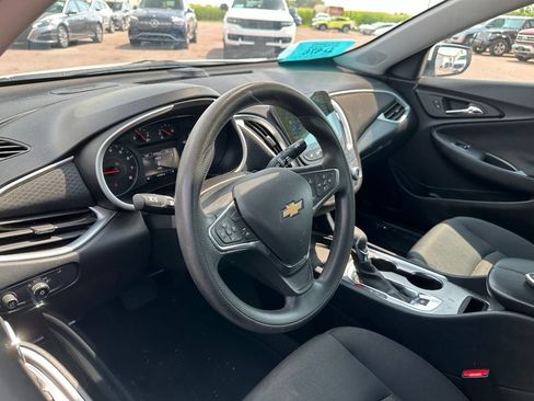 Used 2024 Chevrolet Malibu LT FWD image 2