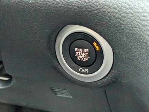 New 2026 Chrysler Pacifica Select image 27