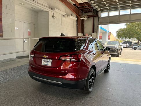 Used 2024 Chevrolet Equinox LT image 11