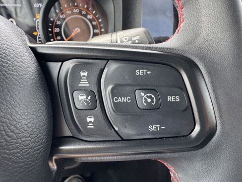 Used 2024 Jeep Gladiator Rubicon w/ Technology Group AWD/4WD image 20