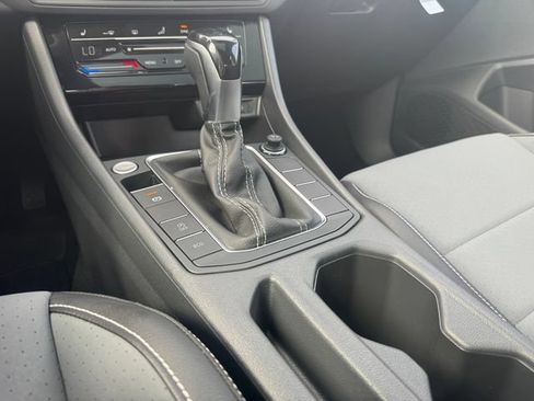 New 2026 Volkswagen Jetta SE FWD image 10