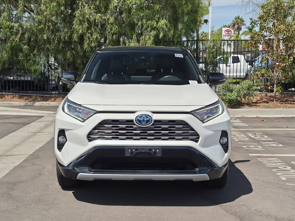 Used 2020 Toyota RAV4 XSE w/ Carpet Mat Package AWD/4WD image 4