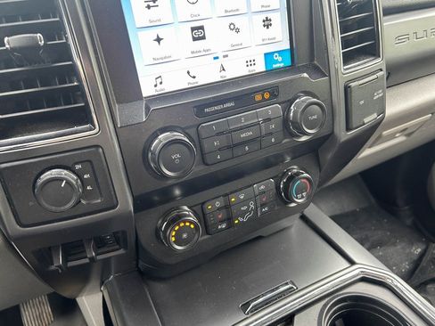 Used 2019 Ford F350 XLT w/ XLT Premium Package image 22