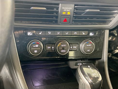 Used 2022 Volkswagen Jetta SEL image 16