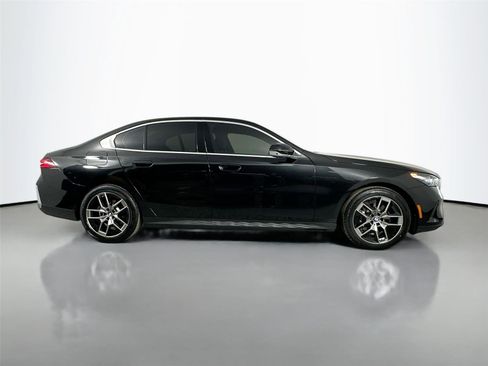 New 2026 BMW 530i xDrive w/ Premium Package AWD/4WD image 4