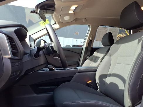 Used 2025 Nissan Rogue S image 25