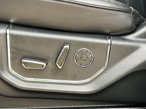 Used 2020 Ford Expedition Platinum RWD image 30