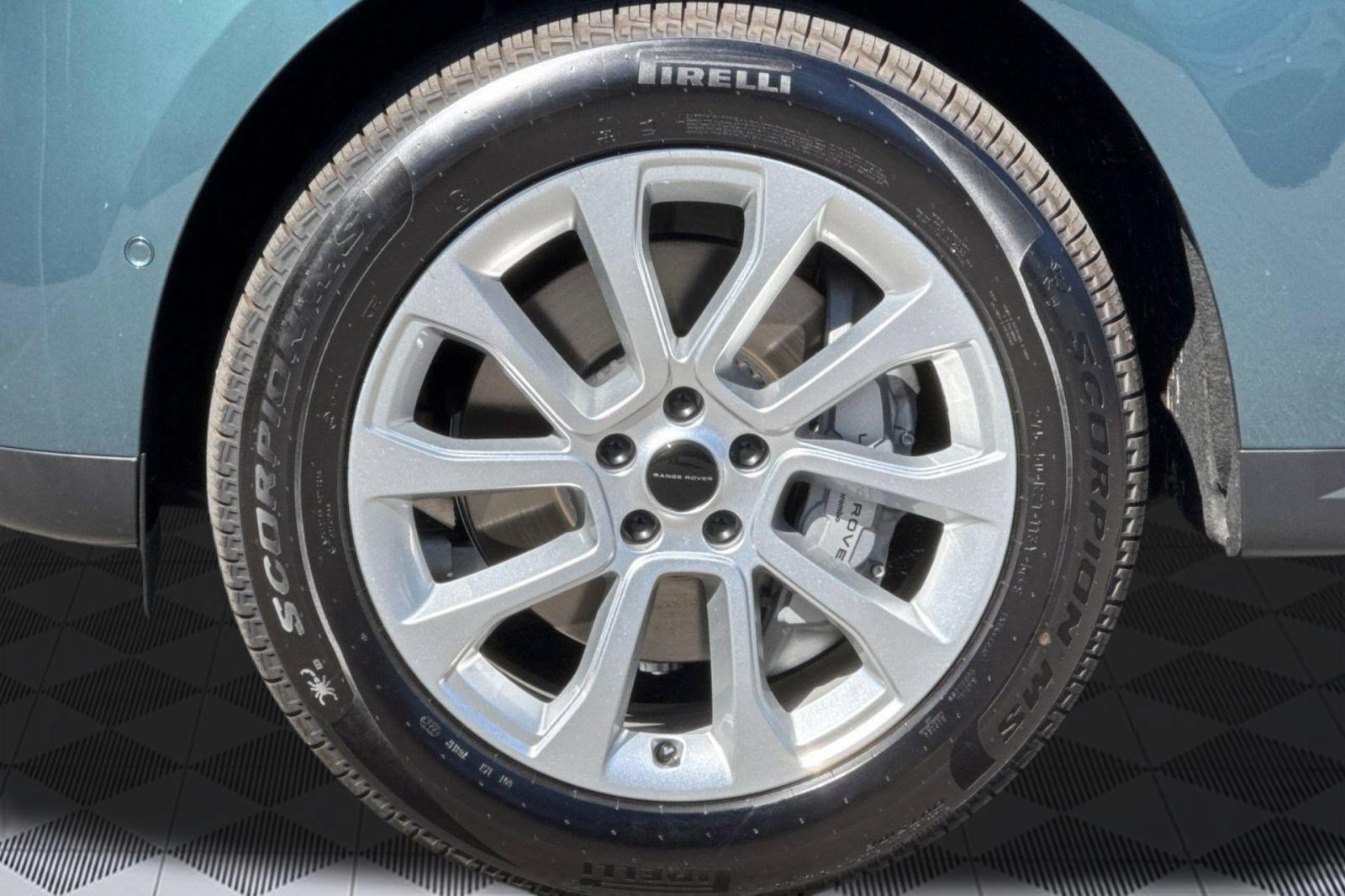 New 2027 Land Rover Range Rover Sport SE AWD/4WD image 13
