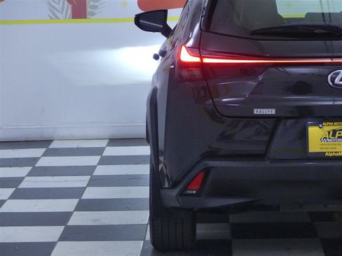 Used 2019 Lexus UX 250h AWD/4WD image 9