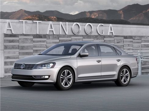 Used 2013 Volkswagen Passat 2.5 SE FWD image 1