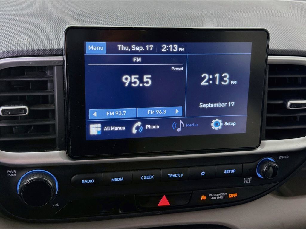 Used 2022 Hyundai Venue SEL FWD image 26