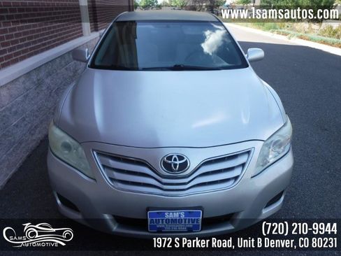 Used 2010 Toyota Camry LE image 21