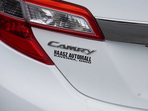 Used 2012 Toyota Camry XLE w/ Leather Pkg FWD image 7