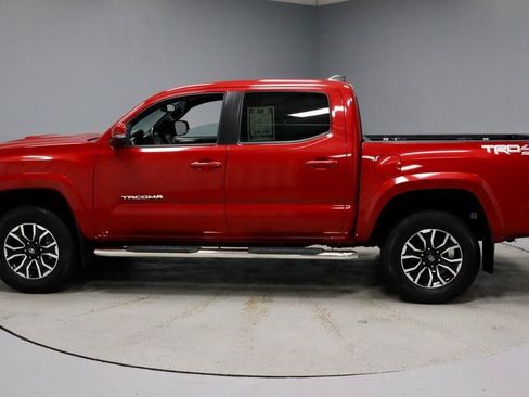 Used 2022 Toyota Tacoma TRD Sport image 7