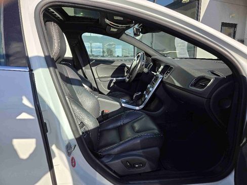 Used 2016 Volvo S60 T5 Premier w/ Convenience Package image 13