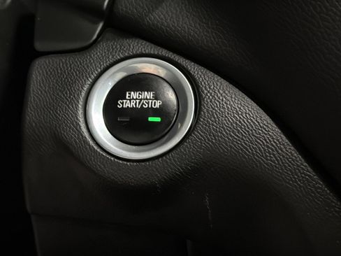 Used 2021 Chevrolet Equinox LT image 36