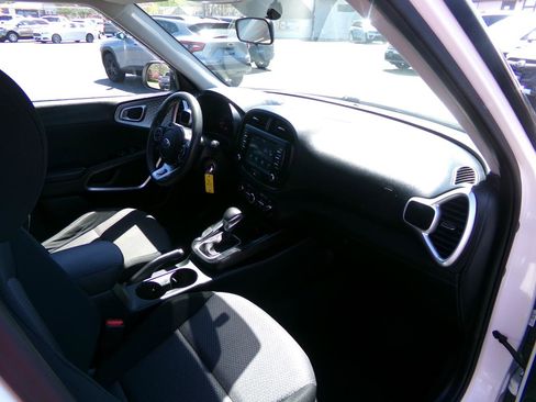 Used 2021 Kia Soul LX FWD image 31