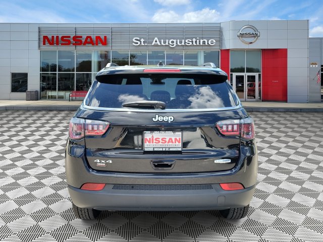 Used 2024 Jeep Compass Latitude AWD/4WD image 3