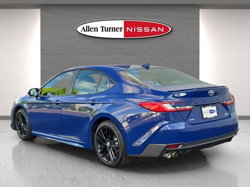 Used 2026 Toyota Camry SE FWD image 8