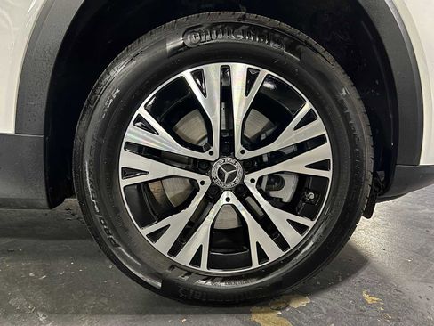 Certified 2025 Mercedes-Benz GLB 250 GLB 250 image 9