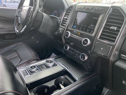 Used 2019 Ford Expedition Limited image 14