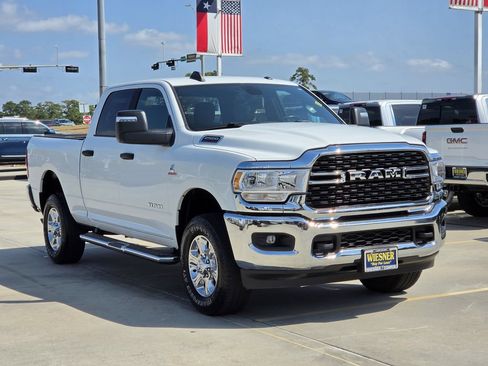 Used 2024 RAM 2500 Big Horn AWD/4WD image 3