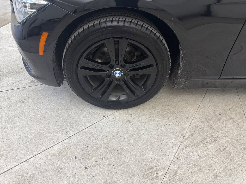 Used 2018 BMW 330i Sedan RWD image 16