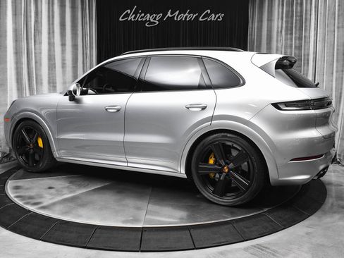 Used 2025 Porsche Cayenne GTS image 3