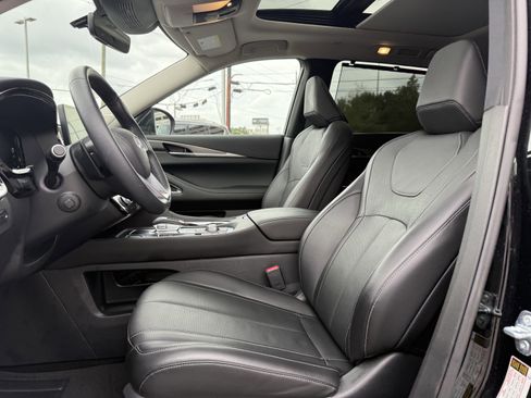 Certified 2025 INFINITI QX60 Luxe w/ Lighting Package (N94) image 17