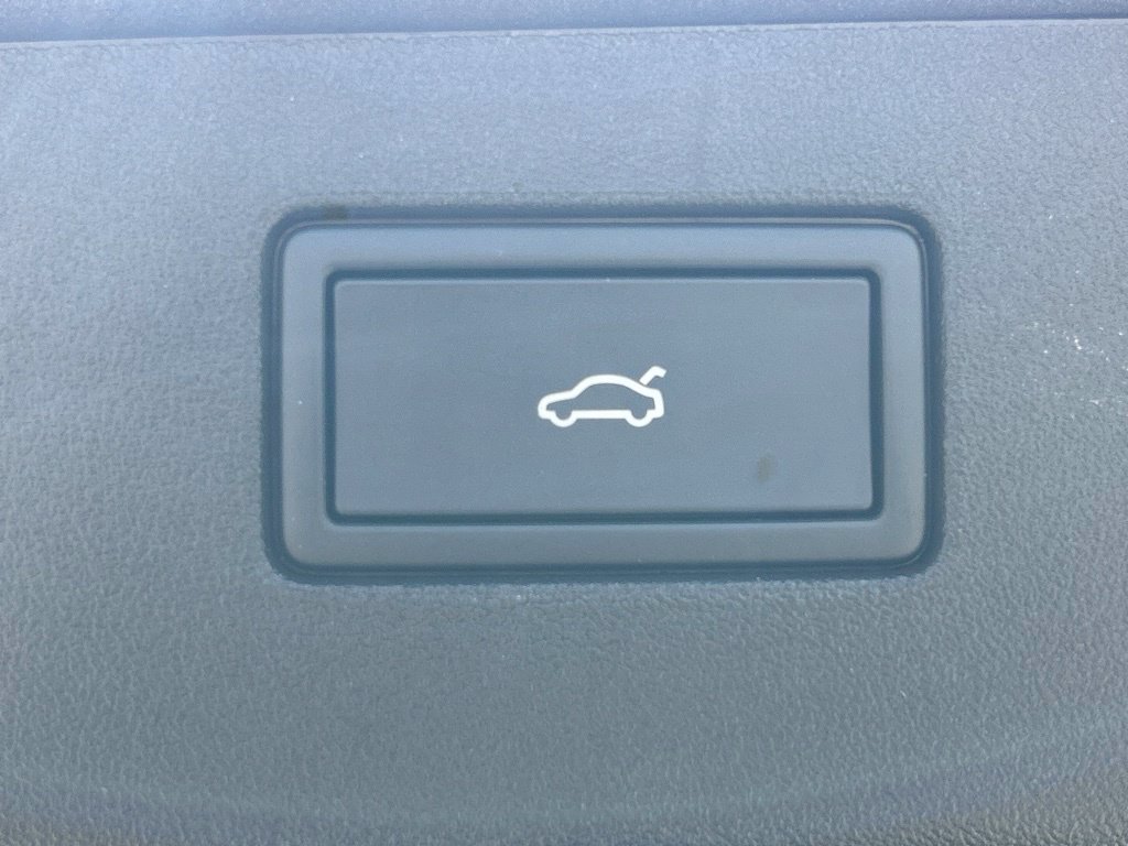 Certified 2025 Volkswagen Tiguan SE FWD image 53