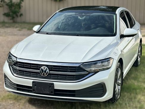 Used 2023 Volkswagen Jetta SE FWD image 6
