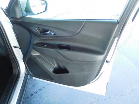Used 2020 Chevrolet Equinox LT image 19