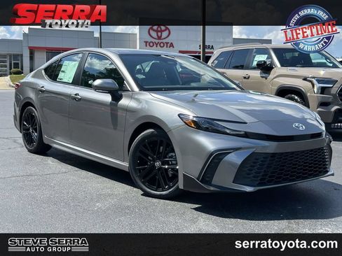 New 2026 Toyota Camry SE FWD image 1