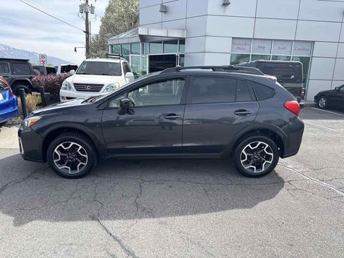 Used 2017 Subaru Crosstrek 2.0i Premium w/ Moonroof Package image 9