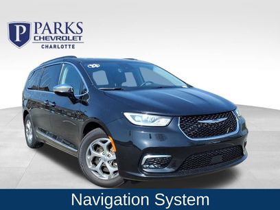 Used 2023 Chrysler Pacifica Limited