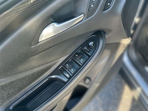 Used 2020 Buick Envision Essence image 15