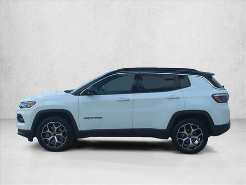 Used 2025 Jeep Compass Limited AWD/4WD image 9