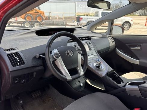 Used 2015 Toyota Prius Two image 10